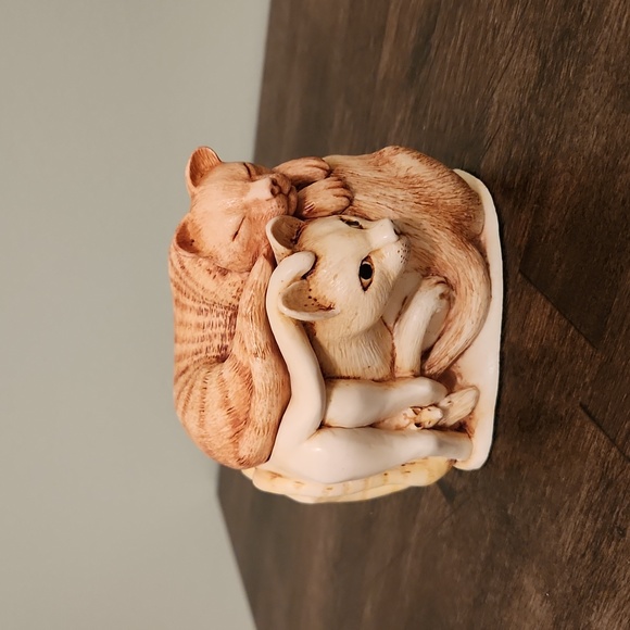 Harmony Kingdom "Rather Large Friends" trinket box - Picture 2 of 10